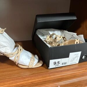 Banana Republic Elegant Tan Women's Sandals